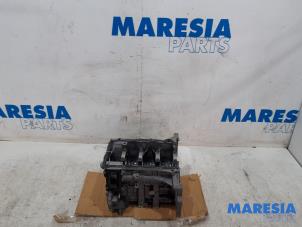 Gebruikte Motor Onderblok Citroen C3 (SX/SW) 1.2 12V e-THP PureTech 110 Prijs € 313,95 Margeregeling aangeboden door Maresia Parts