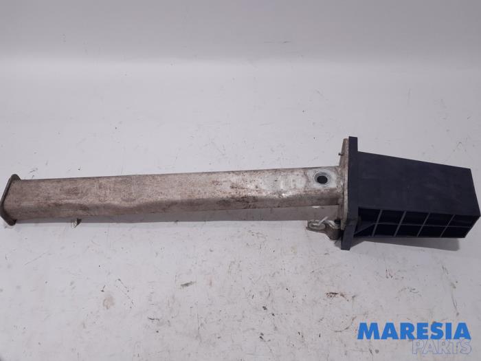 Gebruikte Subframe Citroen C4 Grand Picasso (UA) 2.0 16V Autom. Prijs € 40,00 Margeregeling aangeboden door Maresia Parts