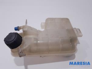 Gebruikte Koelvloeistof Reservoir Renault Espace (JK) 2.0 16V Turbo Prijs € 35,00 Margeregeling aangeboden door Maresia Parts