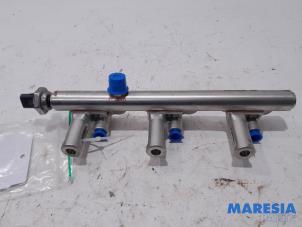 Gebruikte Injector brug Citroen C3 (SX/SW) 1.2 12V e-THP PureTech 110 Prijs € 30,00 Margeregeling aangeboden door Maresia Parts