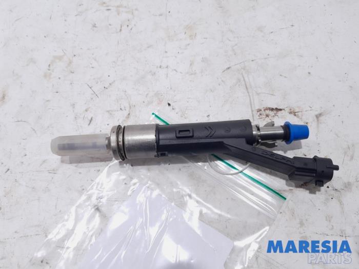 Injector (benzine injectie) van een Citroën C3 (SX/SW) 1.2 12V e-THP PureTech 110 2019