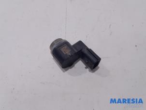 Gebruikte PDC Sensor Renault Trafic (1FL/2FL/3FL/4FL) 1.6 dCi 95 Prijs € 48,40 Inclusief btw aangeboden door Maresia Parts