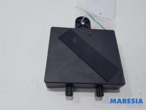 Gebruikte Start/Stop computer Renault Trafic (1FL/2FL/3FL/4FL) 1.6 dCi 95 Prijs € 158,81 Inclusief btw aangeboden door Maresia Parts