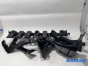 Gebruikte Bumperframe achter Peugeot 3008 I (0U/HU) 1.6 16V THP 155 Prijs € 49,99 Margeregeling aangeboden door Maresia Parts