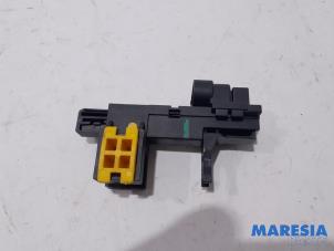 Gebruikte Start/Stop schakelaar Fiat Panda/Pandina (312) 0.9 TwinAir 65 Prijs € 20,00 Margeregeling aangeboden door Maresia Parts