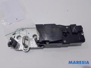 Gebruikte Slotmechaniek Achterklep Citroen C5 III Tourer (RW) 2.7 HDiF V6 24V Autom. Prijs € 141,75 Margeregeling aangeboden door Maresia Parts