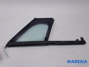 Gebruikte Ruit Driehoek rechts-voor Peugeot 3008 I (0U/HU) 1.6 16V THP 155 Prijs € 30,00 Margeregeling aangeboden door Maresia Parts