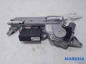 Gebruikte Scharnier Achterklep Peugeot 508 SW (8E/8U) 2.0 BlueHDi 180 16V Prijs € 262,50 Margeregeling aangeboden door Maresia Parts