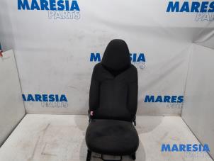 Gebruikte Voorstoel links Citroen C1 1.0 12V Prijs € 69,99 Margeregeling aangeboden door Maresia Parts