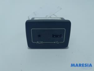 Gebruikte AUX/USB aansluiting Fiat Ducato (250) 2.3 D 130 Multijet Prijs € 36,30 Inclusief btw aangeboden door Maresia Parts