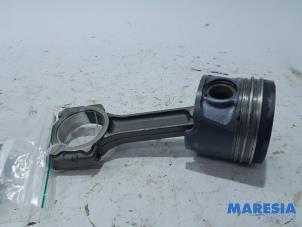 Gebruikte Drijfstang Renault Megane III Grandtour (KZ) 1.5 dCi 110 Prijs € 50,00 Margeregeling aangeboden door Maresia Parts