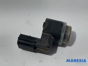 Gebruikte PDC Sensor Renault Scénic III (JZ) 1.2 16V TCe 130 Prijs € 20,00 Margeregeling aangeboden door Maresia Parts