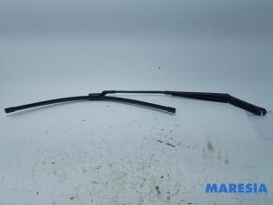 Gebruikte Ruitenwisserarm voor Peugeot 508 SW (8E/8U) 2.0 BlueHDi 180 16V Prijs € 20,00 Margeregeling aangeboden door Maresia Parts