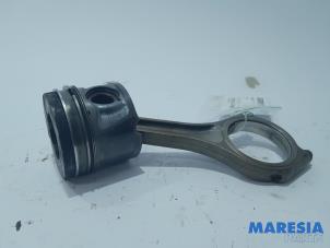 Gebruikte Drijfstang Citroen C5 III Tourer (RW) 2.7 HDiF V6 24V Autom. Prijs € 75,00 Margeregeling aangeboden door Maresia Parts