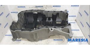 Gebruikte Carterpan Renault Megane II CC (EM) 1.6 16V Prijs € 30,00 Margeregeling aangeboden door Maresia Parts