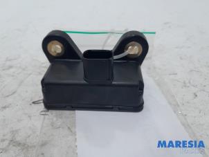 Gebruikte Computer esp Renault Megane III Grandtour (KZ) 1.4 16V TCe 130 Prijs € 19,50 Margeregeling aangeboden door Maresia Parts