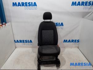 Gebruikte Voorstoel rechts Opel Combo 1.3 CDTI 16V ecoFlex Prijs € 127,05 Inclusief btw aangeboden door Maresia Parts