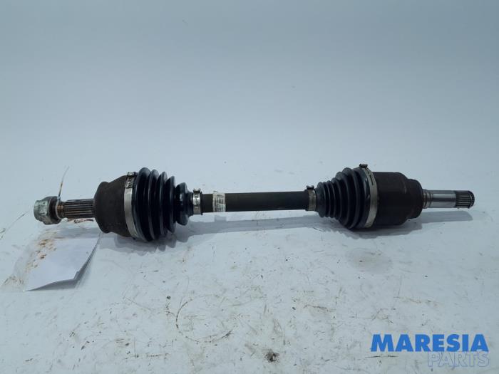Gebruikte Aandrijfas links-voor Opel Combo 1.3 CDTI 16V ecoFlex Prijs € 127,05 Inclusief btw aangeboden door Maresia Parts