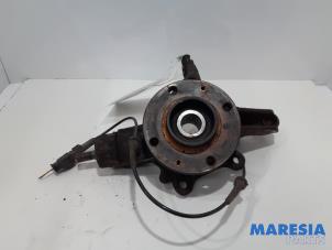 Gebruikte Asschenkel rechts-voor Peugeot 5008 I (0A/0E) 1.6 THP 16V Prijs € 34,99 Margeregeling aangeboden door Maresia Parts