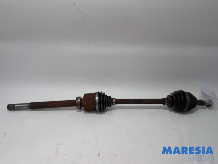 RENAULT Trafic 3 generation (2014-2023) Front Right Driveshaft 391005010R 25173250