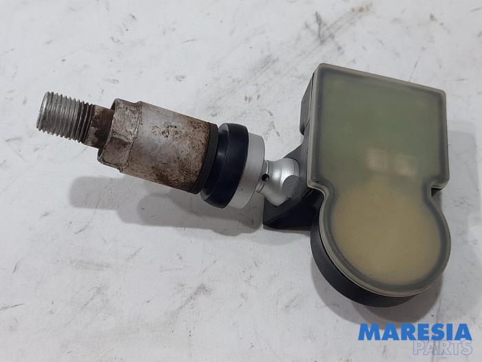 Bandenspanningsensor van een Renault Megane IV Estate (RFBK) 1.5 Energy dCi 110 2016