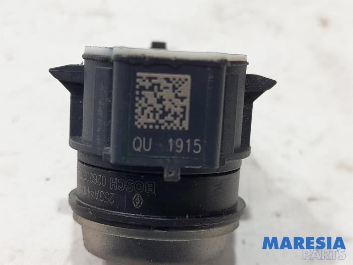PDC Sensor van een Renault Master IV (MA/MB/MC/MD/MH/MF/MG/MH) 2.3 dCi 150 16V 2022