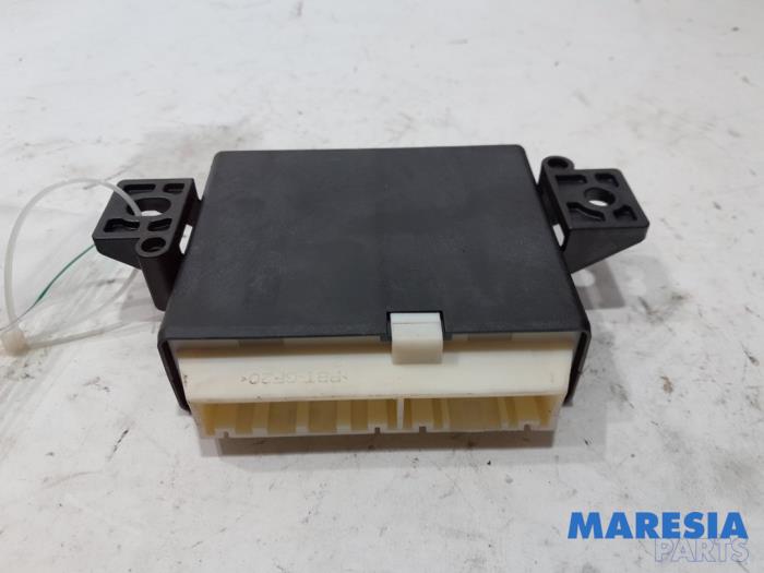 Gebruikte PDC Module Renault Master III (MA/MB/MC/MD/MH/MF/MG/MH) 2.3 dCi 150 16V Prijs € 157,30 Inclusief btw aangeboden door Maresia Parts