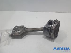 Gebruikte Zuiger Citroen DS3 (SA) 1.4 16V VTi Prijs € 50,00 Margeregeling aangeboden door Maresia Parts