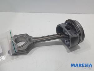 Gebruikte Zuiger Citroen DS3 (SA) 1.4 16V VTi Prijs € 50,00 Margeregeling aangeboden door Maresia Parts