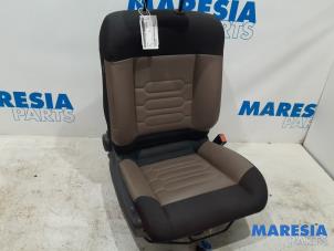 Gebruikte Voorstoel rechts Citroen C4 Cactus (0B/0P) 1.6 Blue Hdi 100 Prijs € 185,00 Margeregeling aangeboden door Maresia Parts