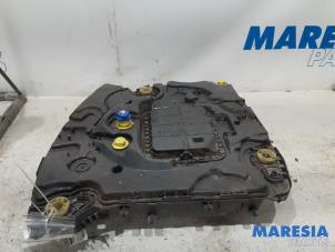 Gebruikte Adblue tank Citroen C4 Cactus (0B/0P) 1.6 Blue Hdi 100 Prijs € 680,00 Margeregeling aangeboden door Maresia Parts