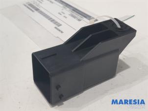 Gebruikte Voorgloei Relais Citroen C4 Cactus (0B/0P) 1.6 Blue Hdi 100 Prijs € 10,00 Margeregeling aangeboden door Maresia Parts