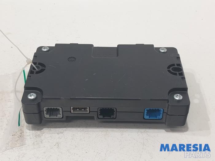 Gebruikte Telefoon Module Renault Twingo II (CN) 1.2 16V Prijs € 34,99 Margeregeling aangeboden door Maresia Parts