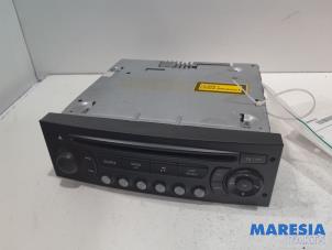 Gebruikte Radio CD Speler Peugeot 307 SW (3H) 2.0 16V Prijs € 60,00 Margeregeling aangeboden door Maresia Parts