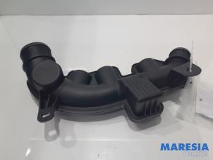 Gebruikte Intercooler Buis Peugeot 308 (4A/C) 1.6 16V THP 150 Prijs € 35,00 Margeregeling aangeboden door Maresia Parts