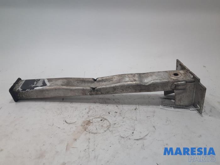 Gebruikte Subframe Peugeot 308 (4A/C) 1.6 16V THP 150 Prijs € 25,00 Margeregeling aangeboden door Maresia Parts