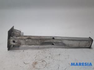 Gebruikte Subframe Peugeot 308 (4A/C) 1.6 16V THP 150 Prijs € 25,00 Margeregeling aangeboden door Maresia Parts