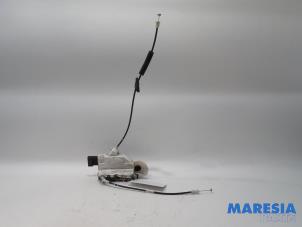 Gebruikte Deurslot Mechaniek 4Deurs links-voor Peugeot 508 (8D) 2.0 Hybrid4 16V Prijs € 45,00 Margeregeling aangeboden door Maresia Parts