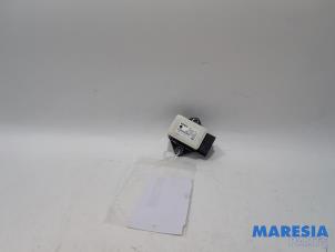 Gebruikte Esp computer Peugeot 508 (8D) 2.0 Hybrid4 16V Prijs € 30,00 Margeregeling aangeboden door Maresia Parts