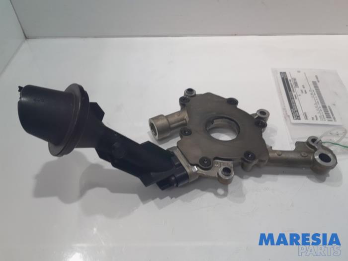 Gebruikte Oliepomp Fiat Panda (312) 0.9 TwinAir 65 Prijs € 50,00 Margeregeling aangeboden door Maresia Parts