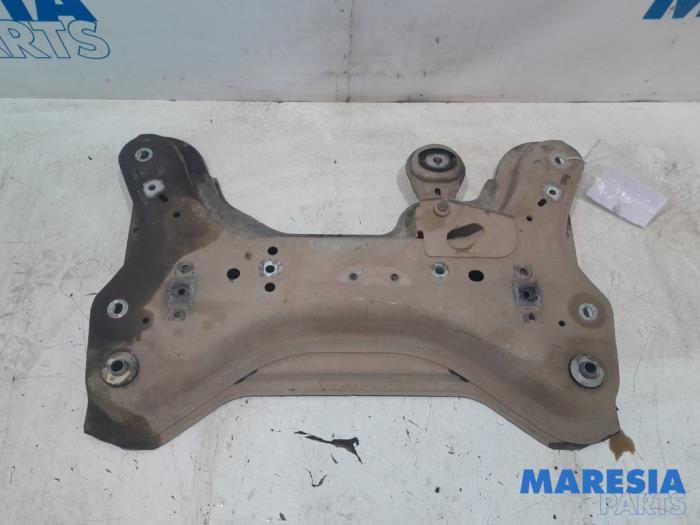 Gebruikte Subframe Renault Trafic (1FL/2FL/3FL/4FL) 1.6 dCi 95 Prijs € 90,75 Inclusief btw aangeboden door Maresia Parts