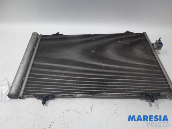 Gebruikte Airco Condensor Peugeot 508 (8D) 2.0 Hybrid4 16V Prijs € 35,00 Margeregeling aangeboden door Maresia Parts