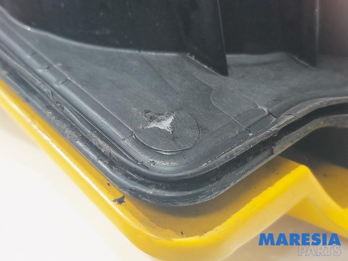 Tank Klep van een Renault Trafic (1FL/2FL/3FL/4FL) 1.6 dCi 95 2017