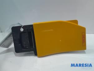 Gebruikte Tank Klep Renault Trafic (1FL/2FL/3FL/4FL) 1.6 dCi 95 Prijs € 36,30 Inclusief btw aangeboden door Maresia Parts