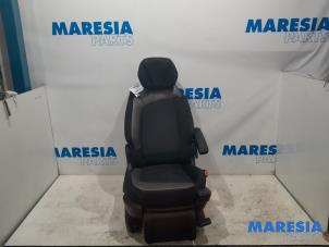 Gebruikte Voorstoel rechts Citroen C4 Picasso (3D/3E) 1.6 16V THP 155 Prijs € 400,00 Margeregeling aangeboden door Maresia Parts