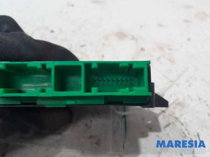 PDC Module van een Citroën DS4 (NX) 1.6 16V VTi 120 2013