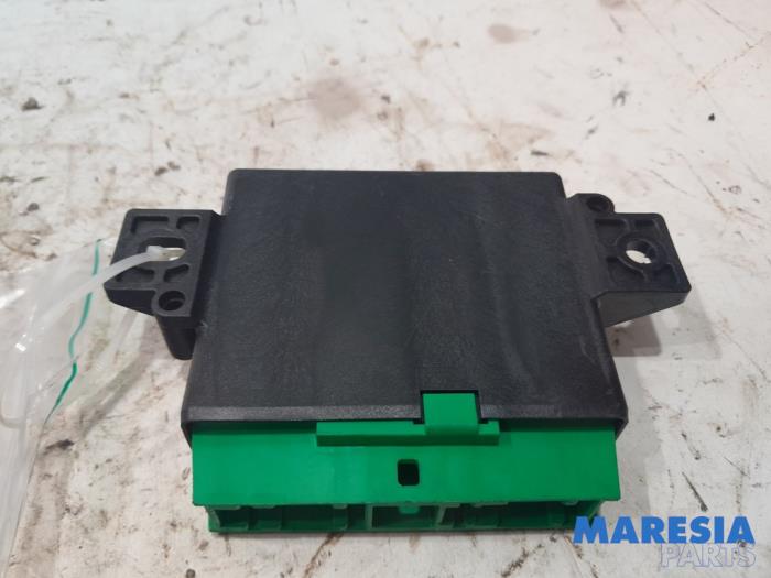 PDC Module van een Citroën DS4 (NX) 1.6 16V VTi 120 2013