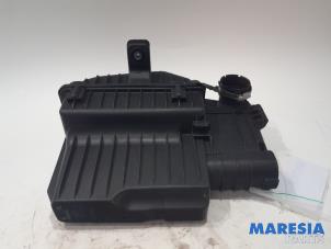 Gebruikte Luchtfilterhuis Citroen C4 Cactus (0B/0P) 1.2 PureTech 82 12V Prijs € 25,00 Margeregeling aangeboden door Maresia Parts
