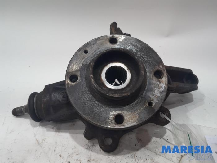 Fusee rechts-voor van een Citroën DS4 (NX) 1.6 16V VTi 120 2013