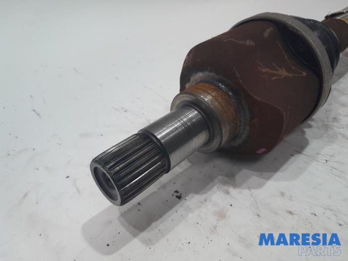 Aandrijfas links-voor van een Citroën DS4 (NX) 1.6 16V VTi 120 2013